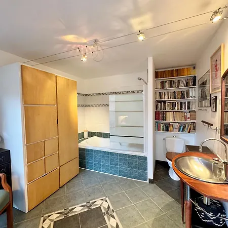 Holiday home La Maison De Larsenal, Le Coin Des Createurs En Centre De *