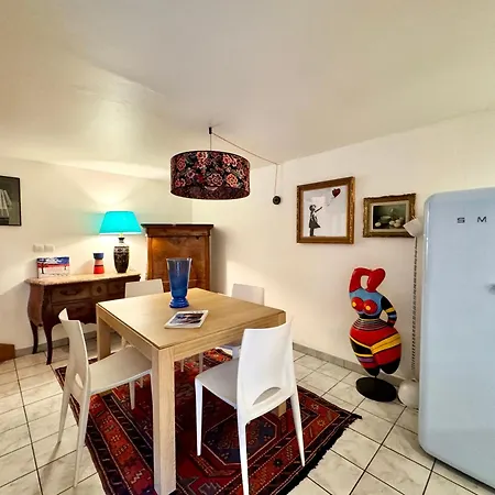 Holiday home La Maison De Larsenal, Le Coin Des Createurs En Centre De
